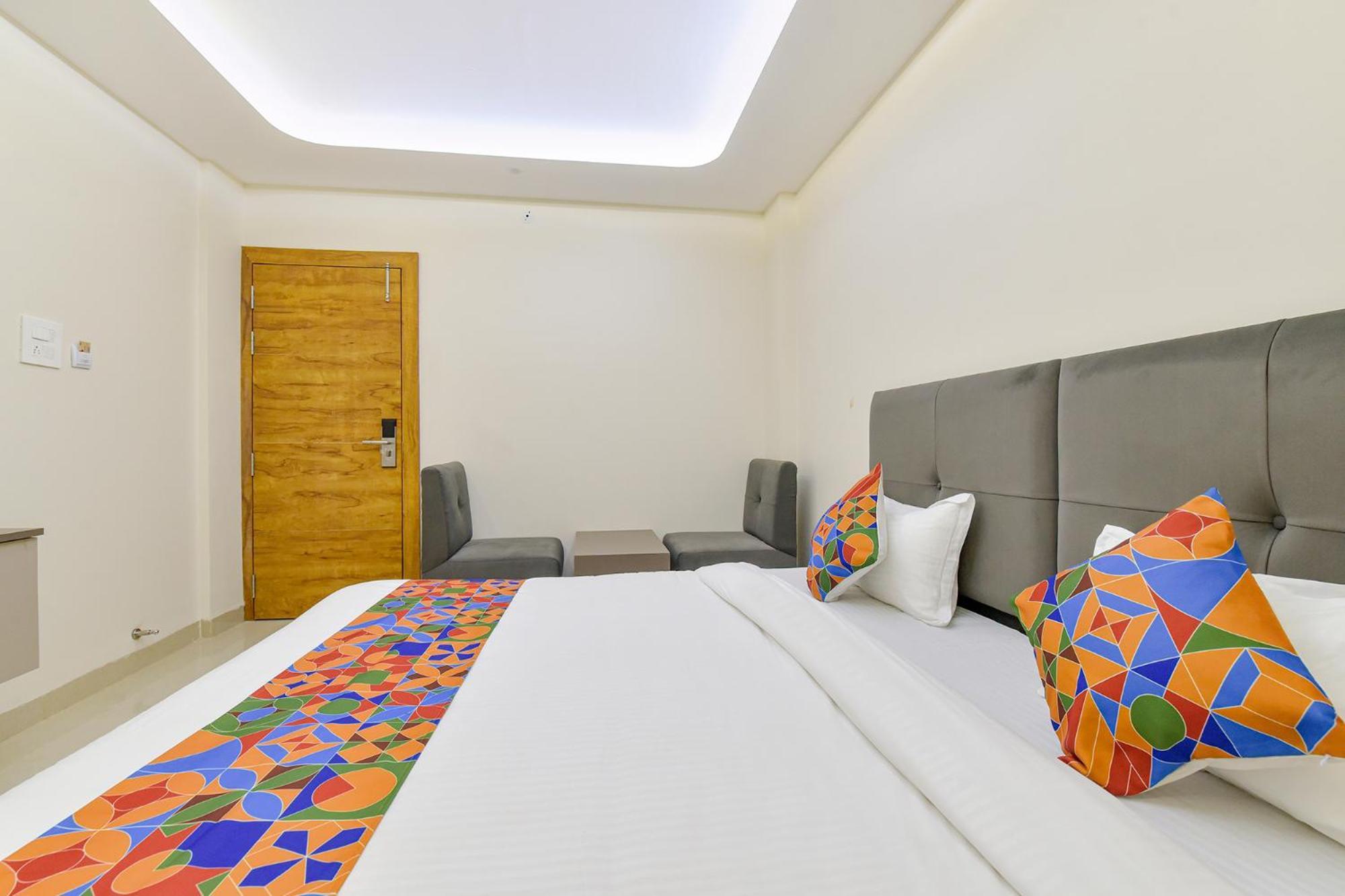 Fabhotel Synergy Stays Индаур Экстерьер фото