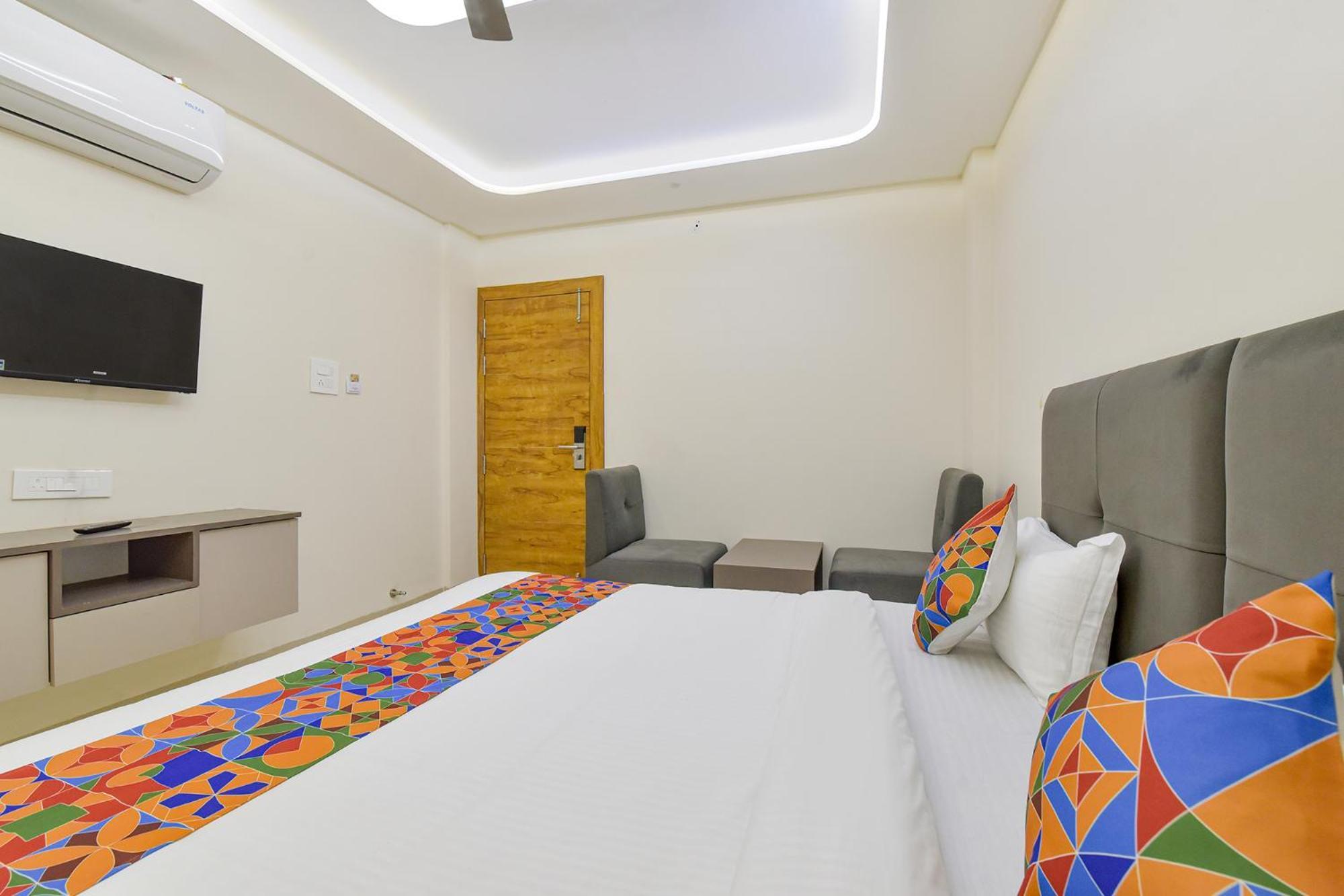 Fabhotel Synergy Stays Индаур Экстерьер фото