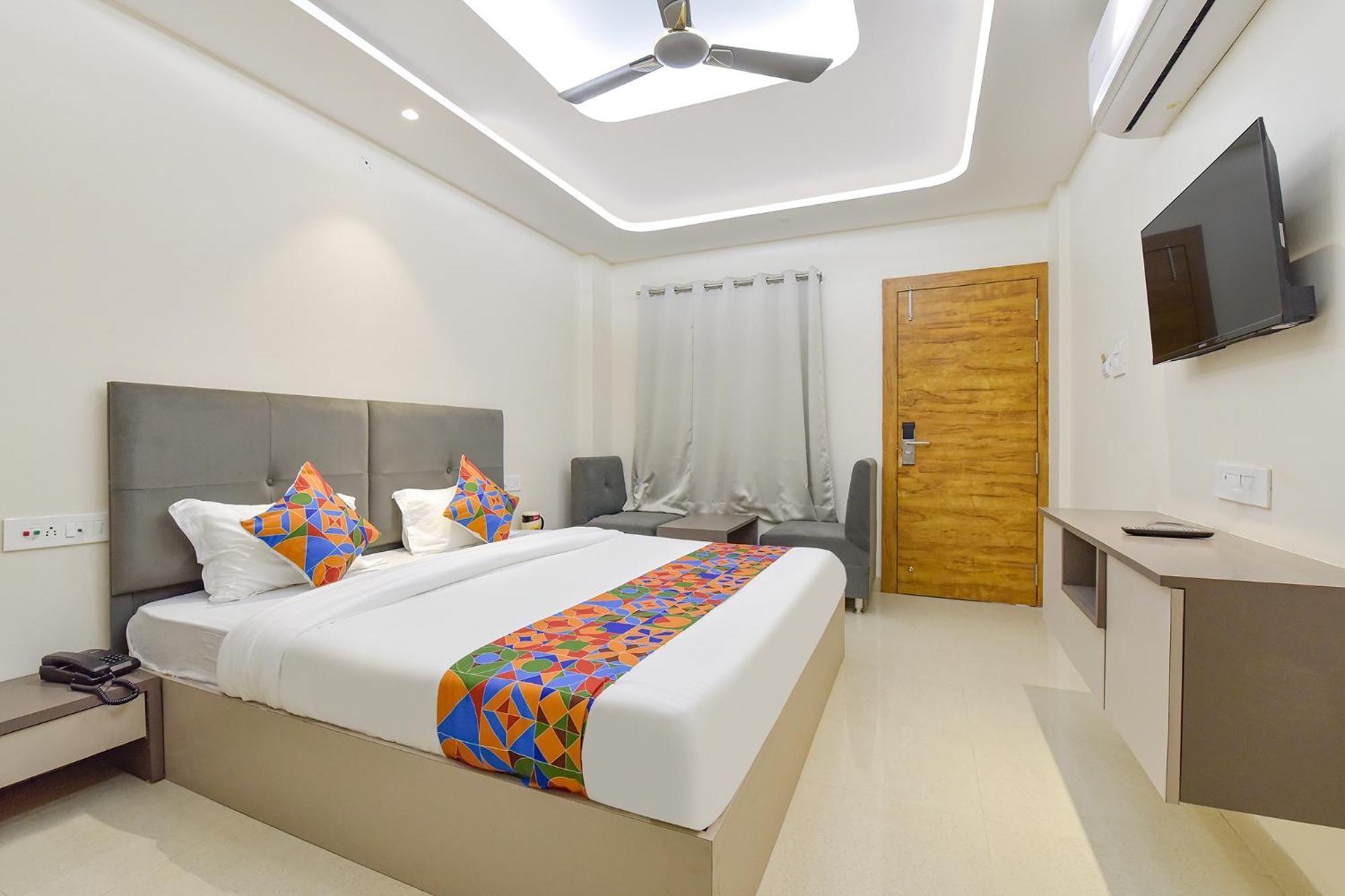 Fabhotel Synergy Stays Индаур Экстерьер фото