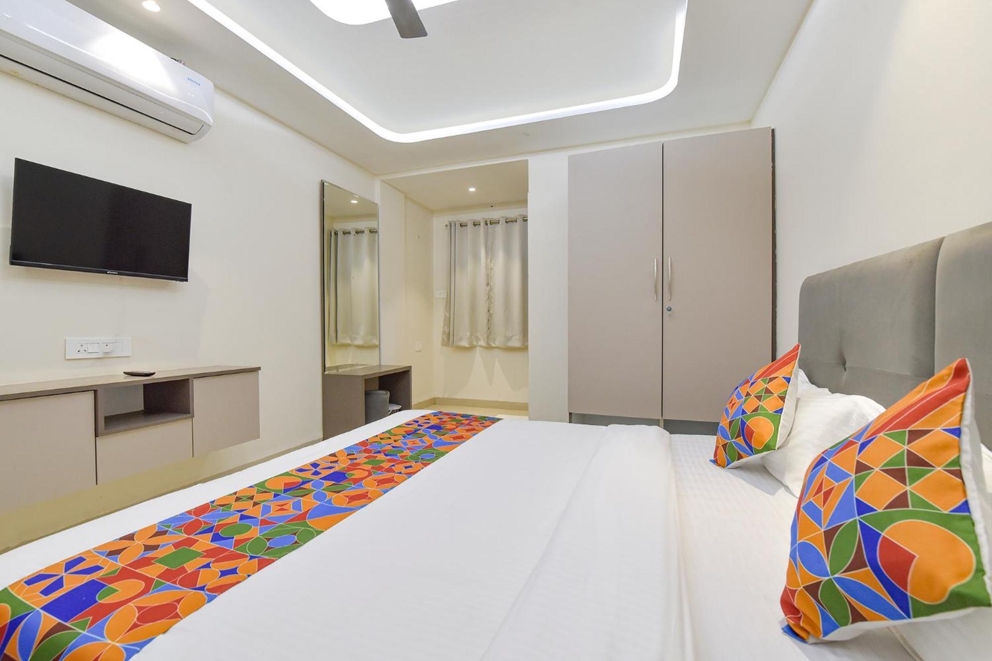 Fabhotel Synergy Stays Индаур Экстерьер фото